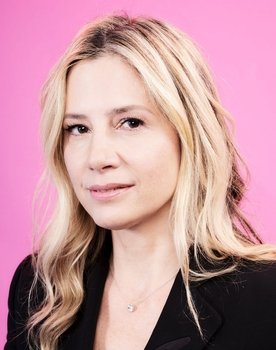 Mira Sorvino Photo