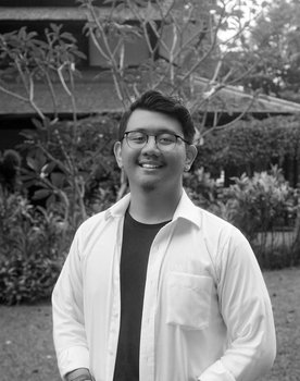 Athallah Farrelitavio as Pedestrian 1