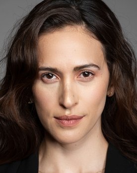 Arelí González as Silvana