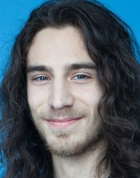 A Noah Harrison as 