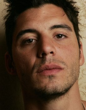 Matías Desiderio as Pablo