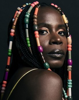Isabél Zuaa as 