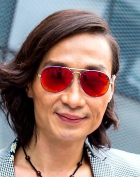 Gallan So Chi-Chiu as Fruit Shop Owner