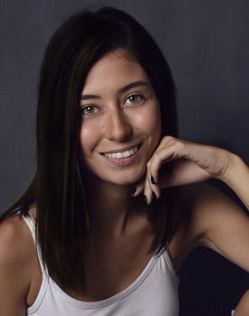 Taísa Luciano as Rebeca