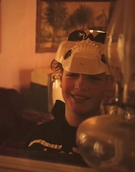 Hudson Leck as Johnny