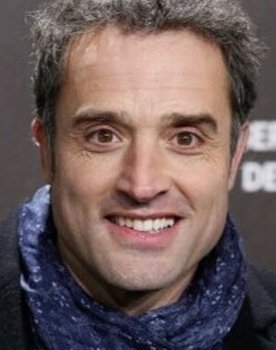 Daniel Guzmán as Iñaki