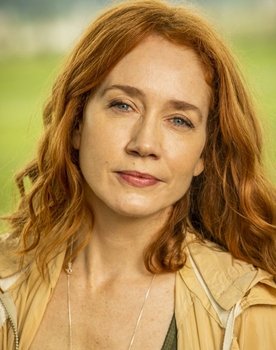Camila Morgado as Noeli