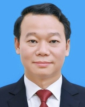 Duy Đỗ as The lonely man