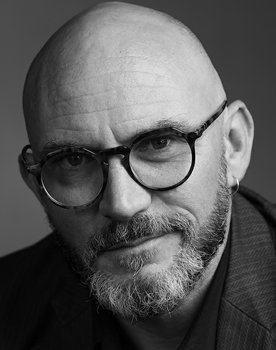 Louw Venter as Ernst Viljoen