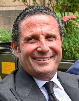 Vituco Pombo as Self