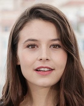 Marilou Aussilloux as Clara