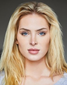 Saxon Sharbino as Young Joy