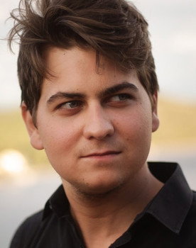 Áron Benesovits as Dr. Bakos Gyula