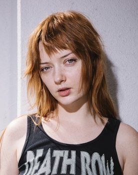 Lindsey Normington as Amy