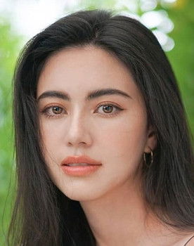 Davika Hoorne