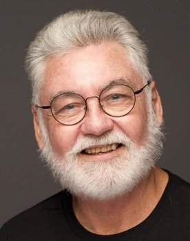 Mario Zumba as Manoel