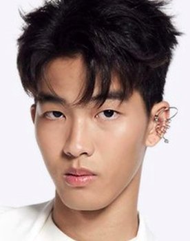 Kwanbhumi Sermsirimongkol as Film