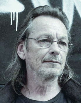 Jean-Henri Meunier as Christian (sketch 'Le Carnaval')