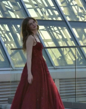 Anna Heseltine as Jessica
