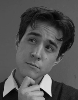 Rodrigo Pascual as Lucas