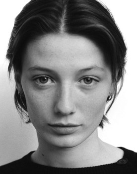 Candelaria Tarelli as Joven Secretaria