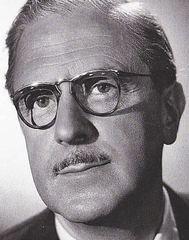 Henri Crémieux as Hubert Mandine