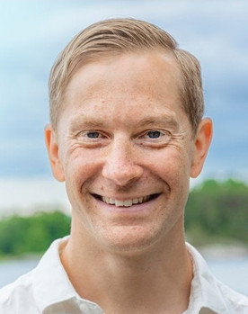 Arvid Stark as Self - Contestant