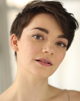 Cassidy Layton as Regina
