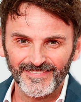 Fernando Tejero as Johnnie