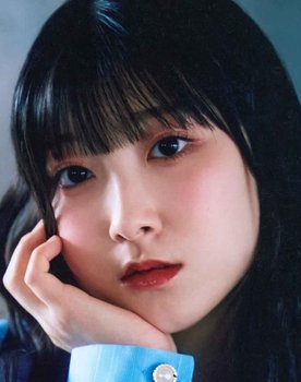 Momo Sakurai as Self