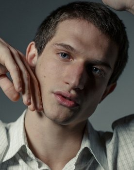 Augusto Trainotti as Cabo Léo