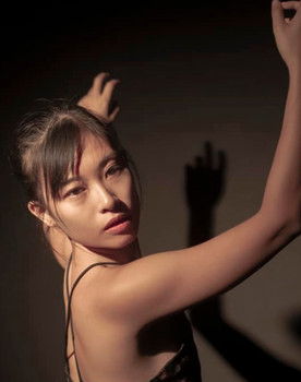 Giáng Hương Phùng as The Mother