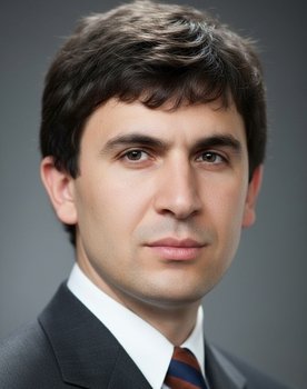 Necati Er as Yardımcı Doktor