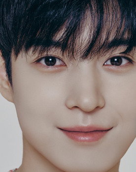 Lee Hwi-chan as Self