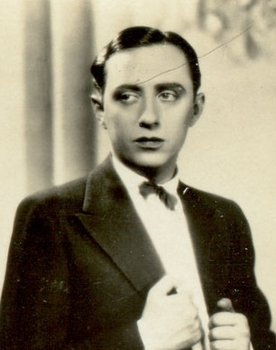 Curt Bois as Simon Norton