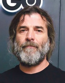 Costel Cașcaval as Police Officer