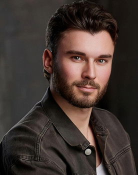 Quest De Salvo as Collin Thompson