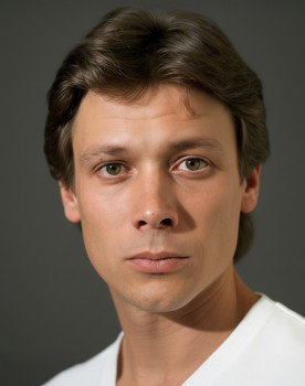 Cem Molvan as Le boucher fétichiste