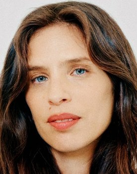 Maïwenn as Diane