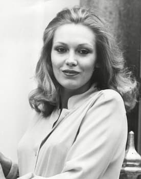 Cathy Moriarty as Elmira Ann Meeks