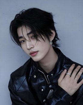 Lin Qiunan as Lin Qiunan