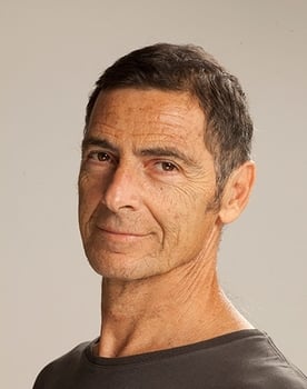 Gustavo Garzón as Detective