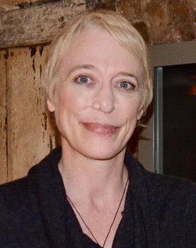 Elizabeth Frood as Self - Presenter