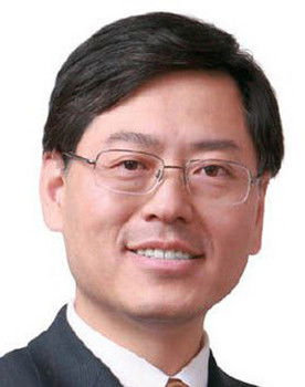Yuanqing Yang