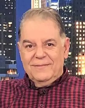 Charis Sozos as Apostolos