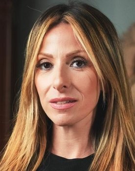 Gülcan Kamps