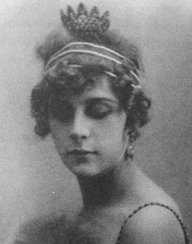 Nathalie Kovanko as 