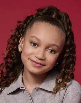 Mykal-Michelle Harris as Luna