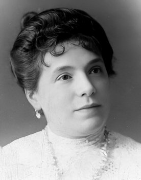Rachel de Solla as Dame Winstead