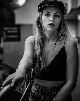 Sarah Mevers as Regieassistentin